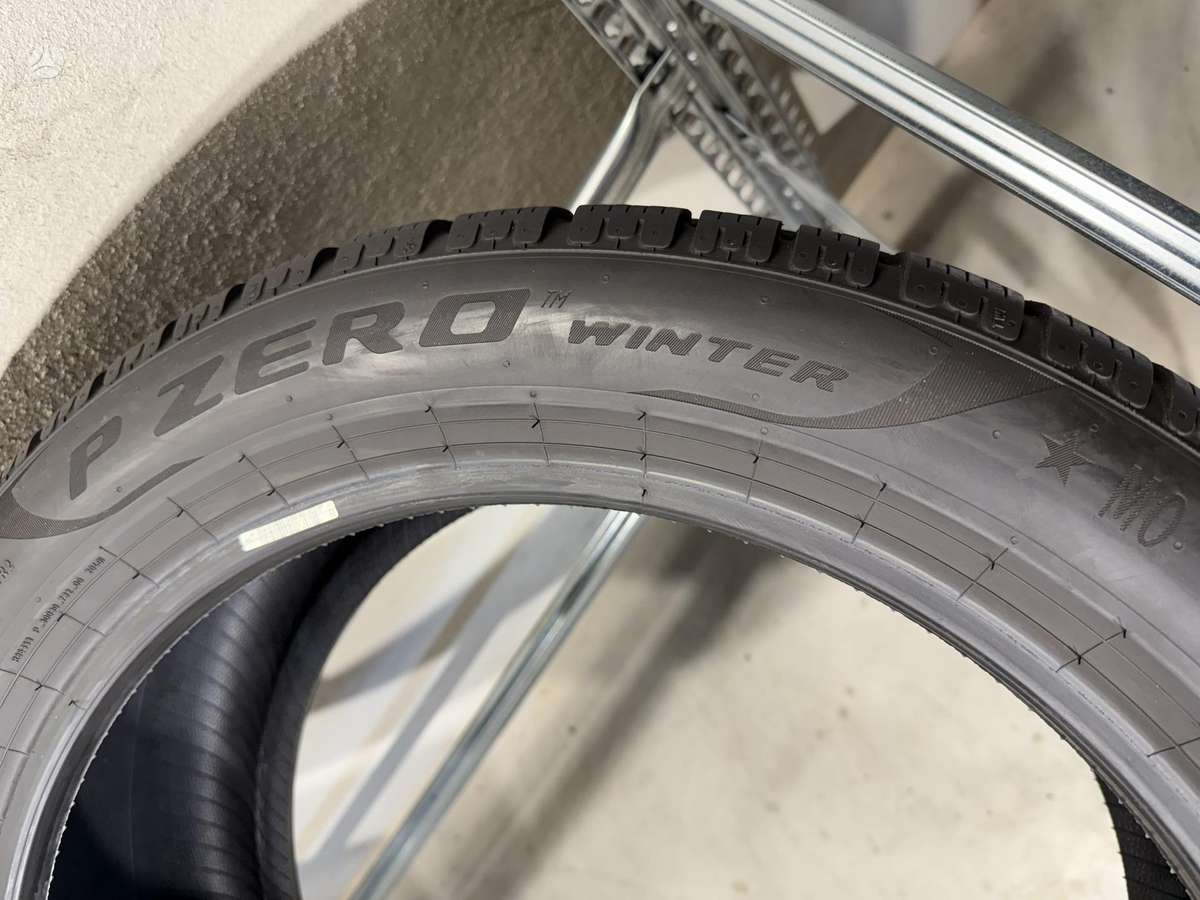 Pirelli PZero winter//2024m, žieminės 245/45 R19