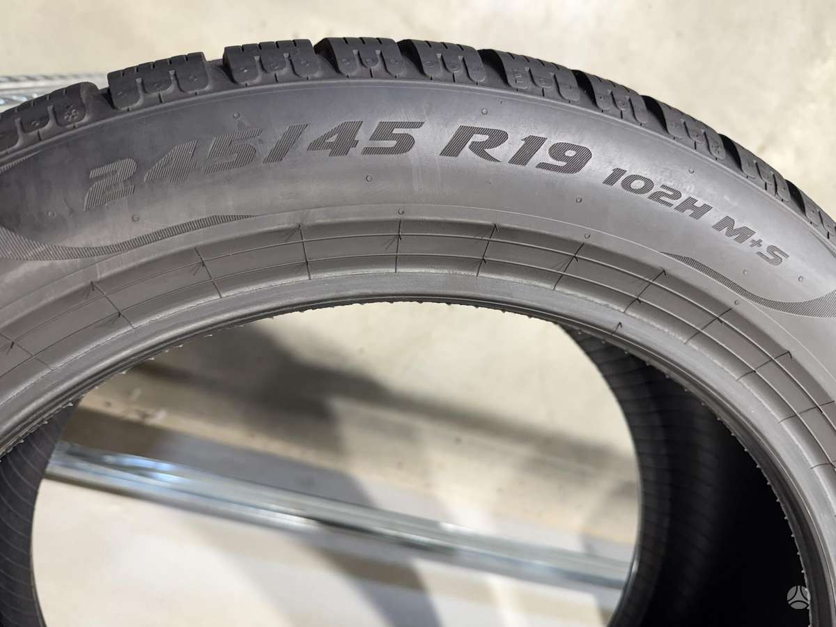 Pirelli PZero winter//2024m, žieminės 245/45 R19