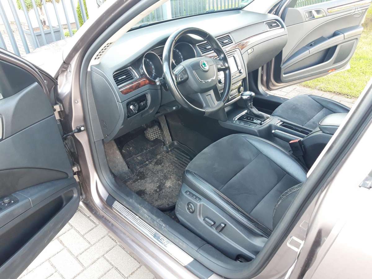Skoda Superb, 2.0 l., wagon