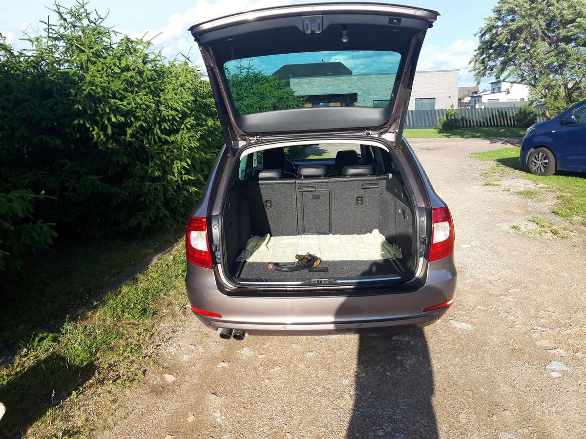 Skoda Superb, 2.0 l., wagon