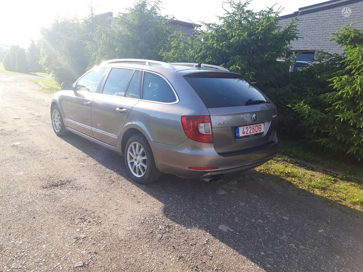 Skoda Superb, 2.0 l., wagon