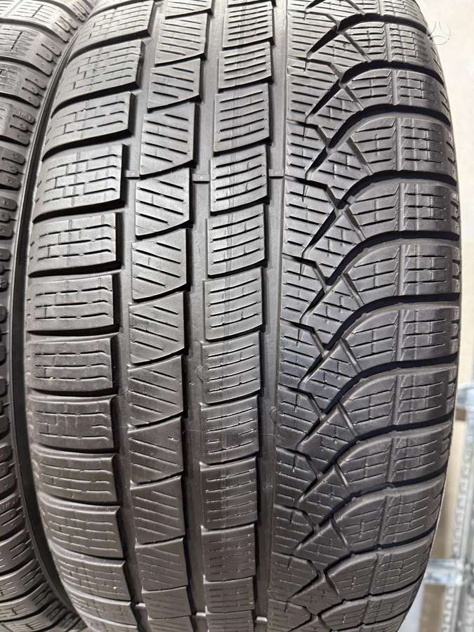 Pirelli PZero winter//2024m, winter 245/45 R19