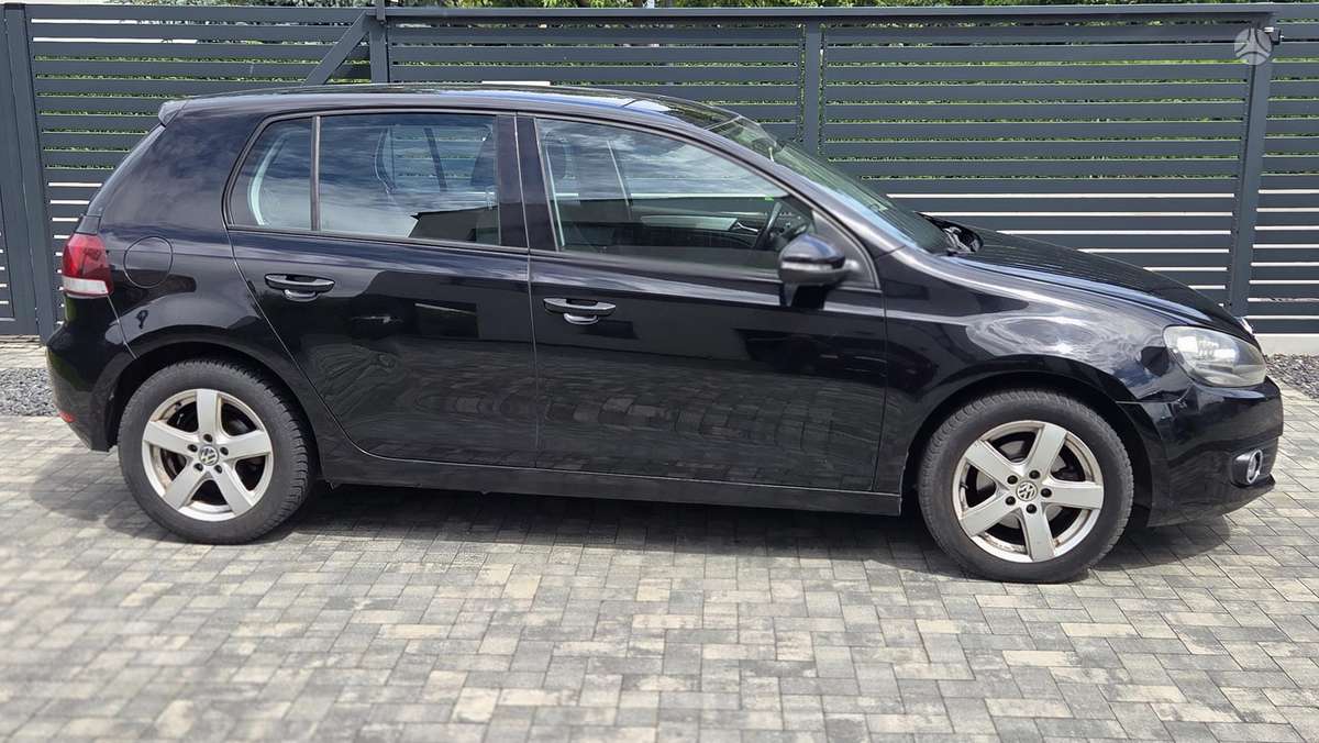 Volkswagen Golf - 2