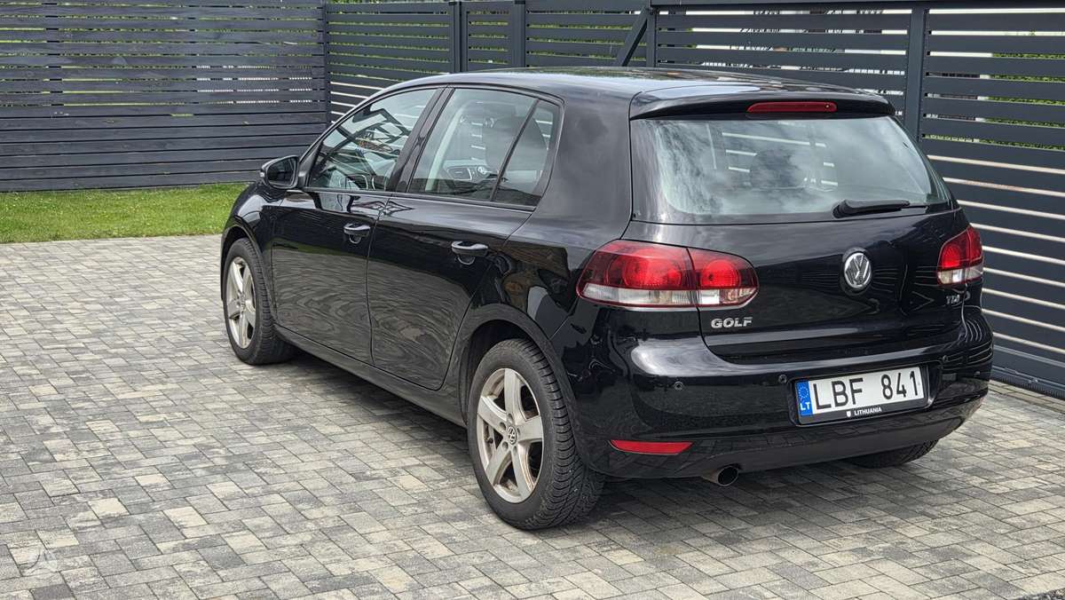 Volkswagen Golf - 5