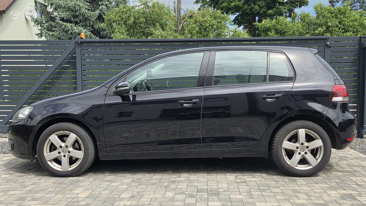 Volkswagen Golf - 6