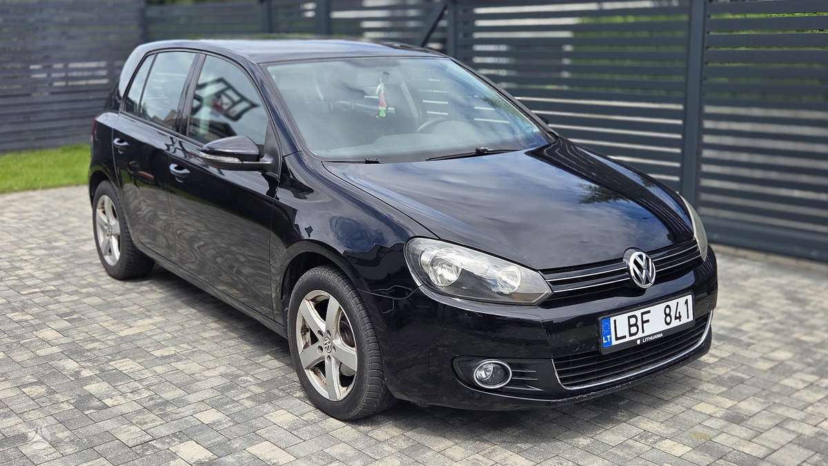 Volkswagen Golf - 8