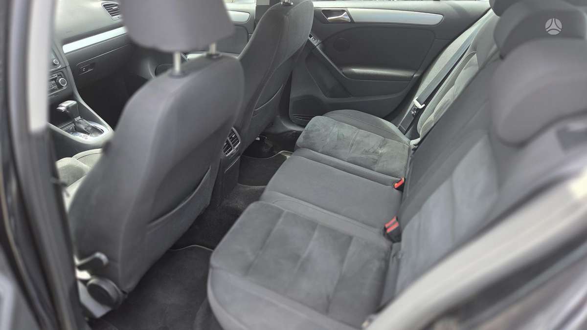 Volkswagen Golf - 11
