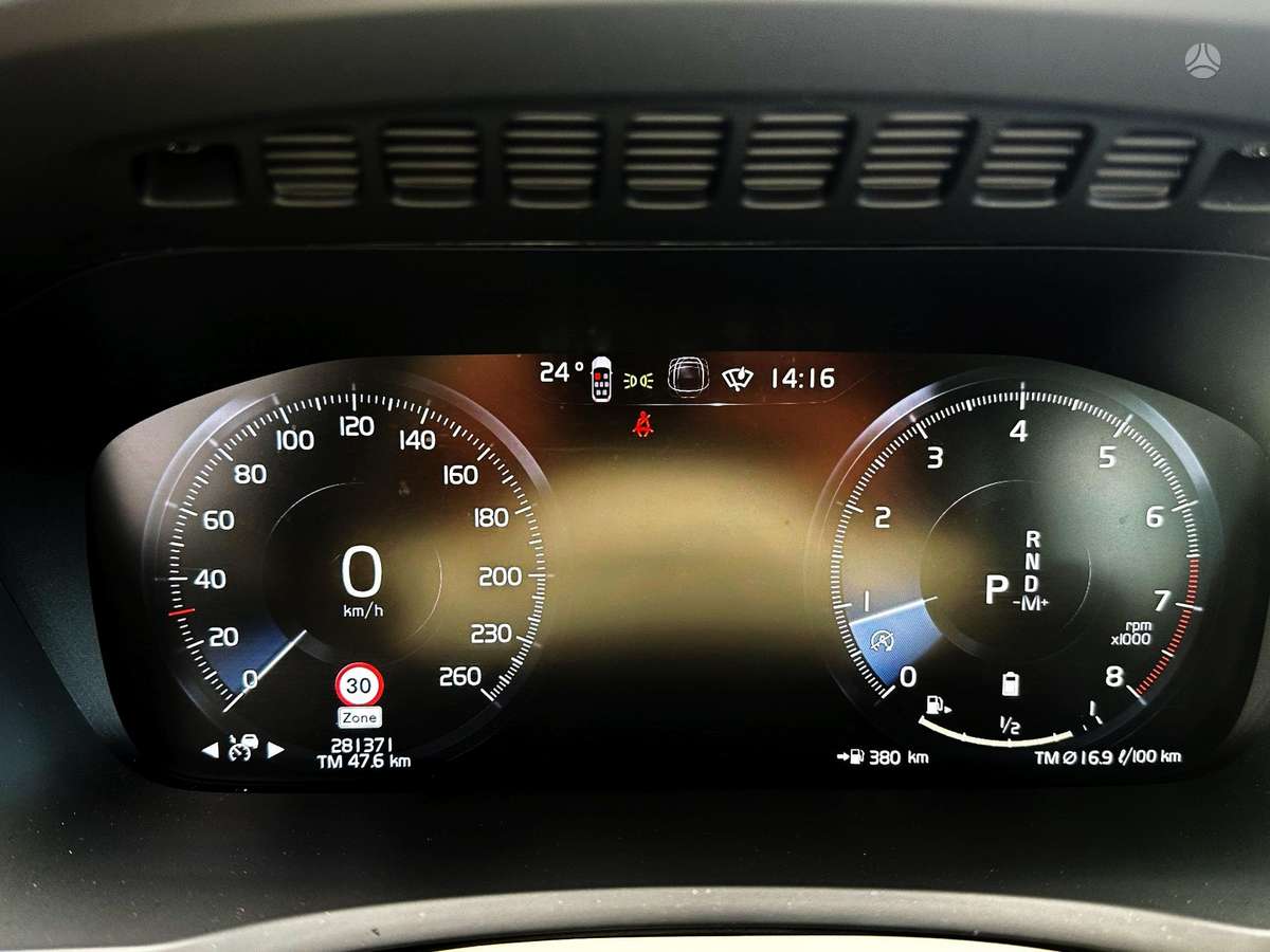 Volvo XC90 - 10