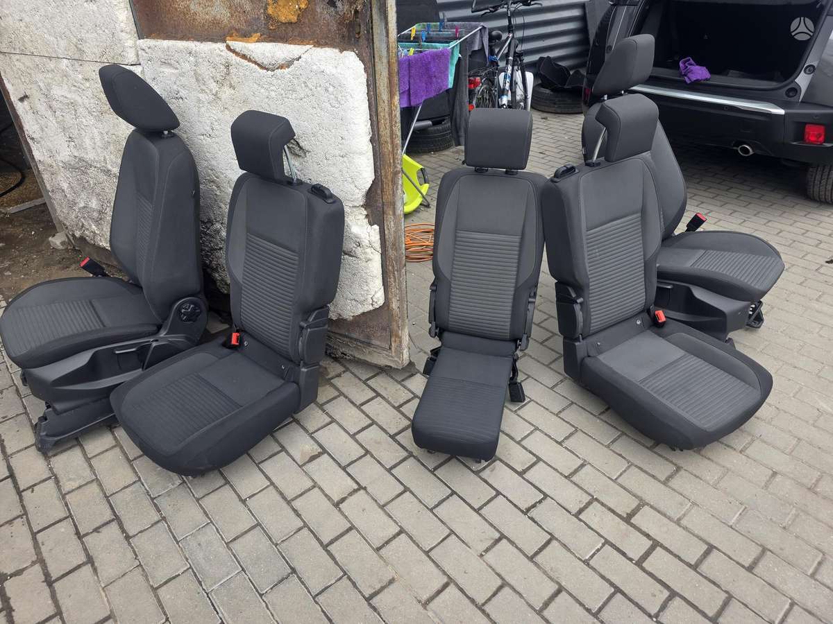 Ford C-MAX for parts. Dalimis nėra priekiniu sparnu ir durų priekiniu kel