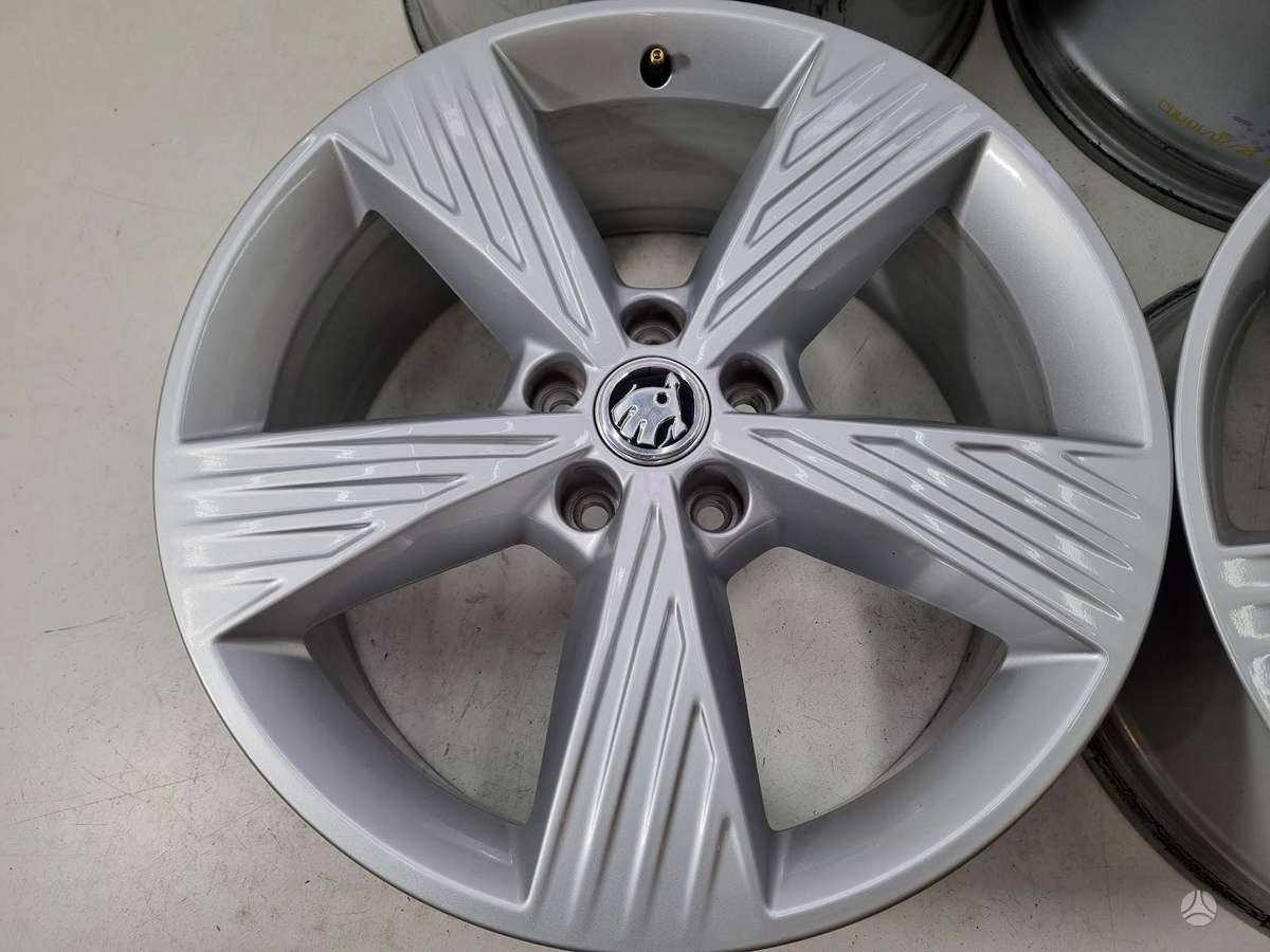 Skoda Superb, light alloy, R19