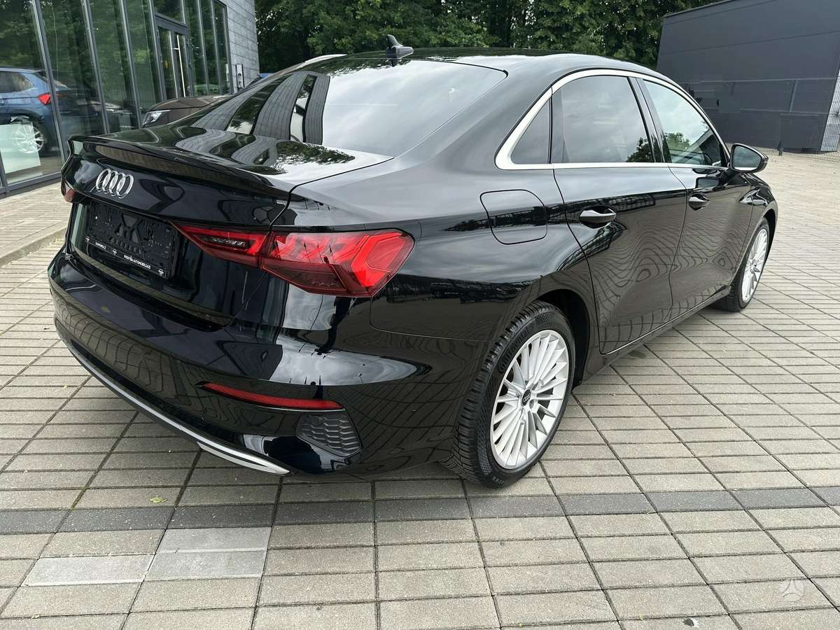 Audi A3, 1.0 l., Седан