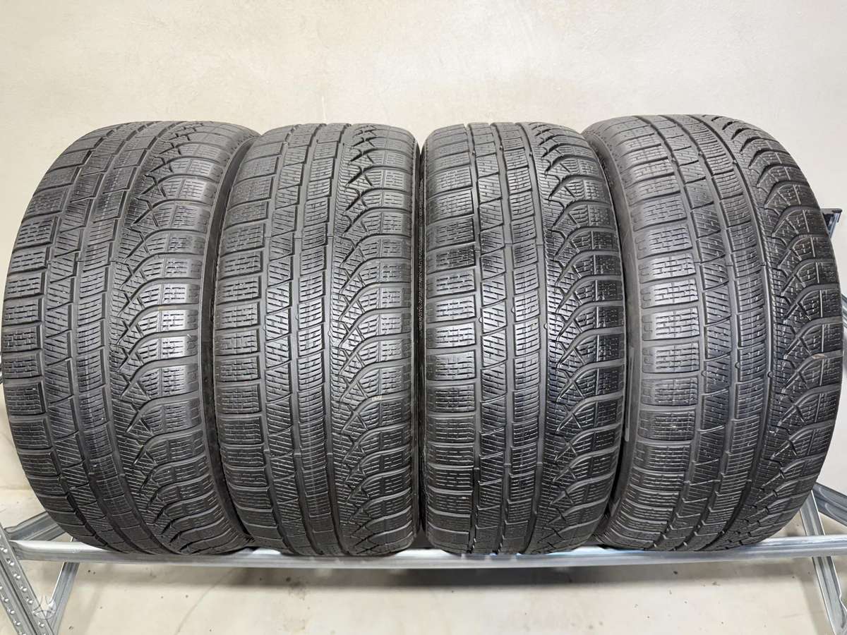 Pirelli PZero winter//2023m, winter 245/45 R19