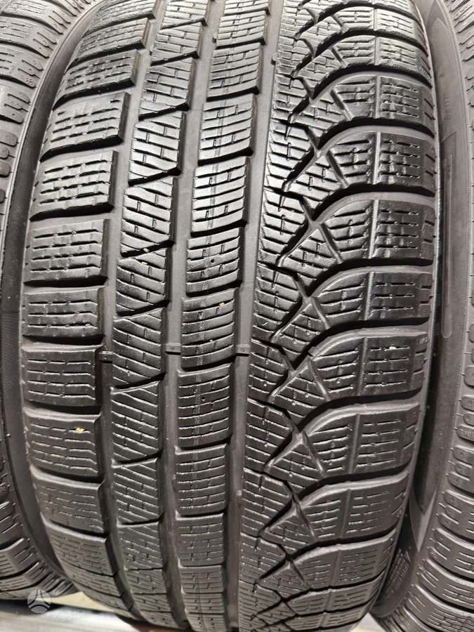 Pirelli PZero winter//2023m, winter 245/45 R19