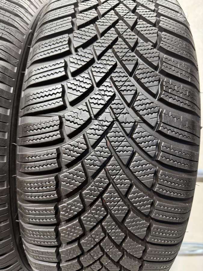 Bridgestone Blizzak lm005, winter 215/50 R19