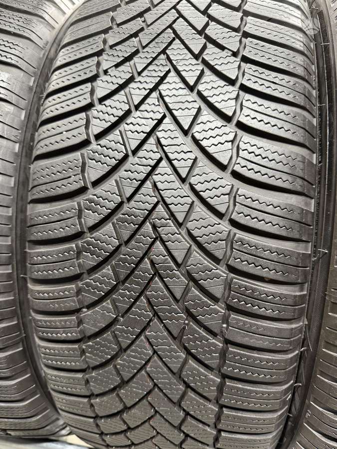 Bridgestone Blizzak lm005, winter 215/50 R19