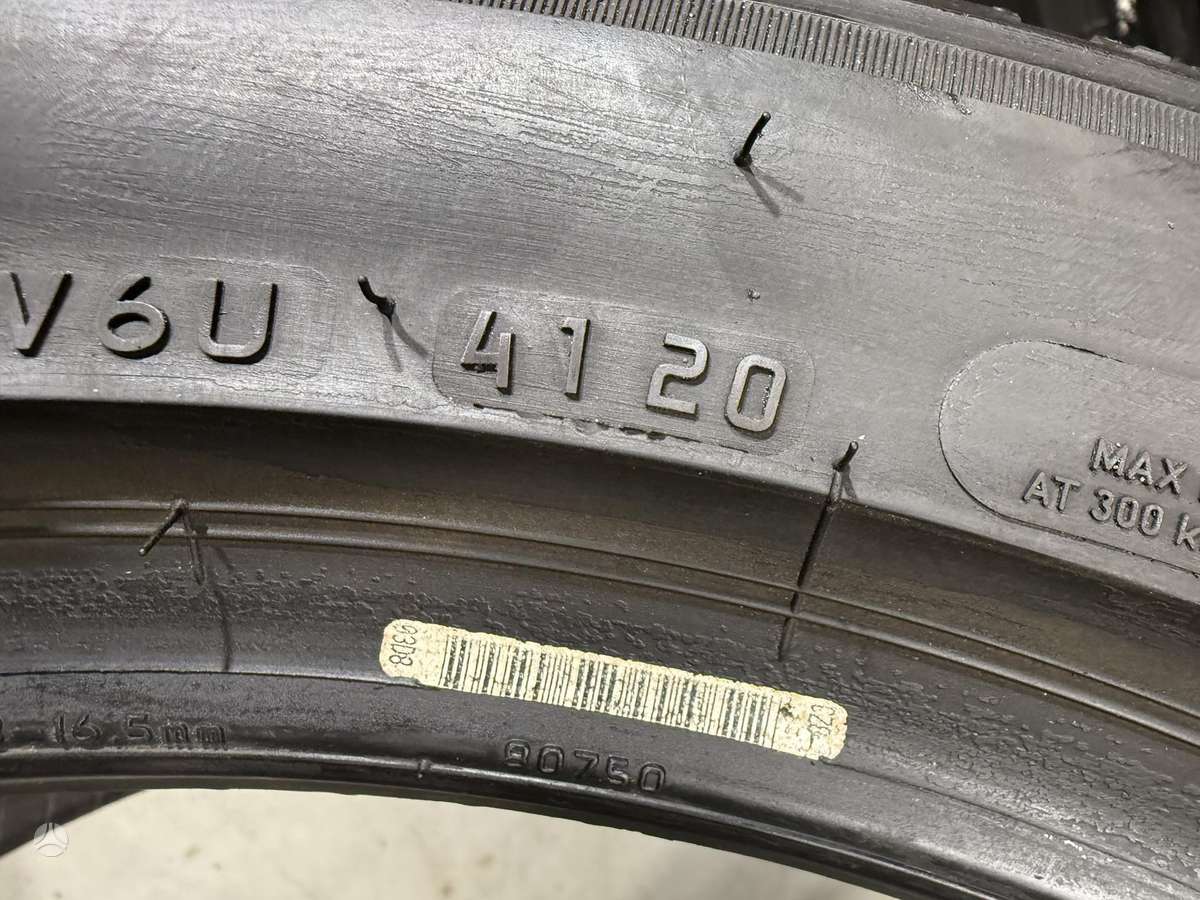 Bridgestone Blizzak lm005, winter 215/50 R19