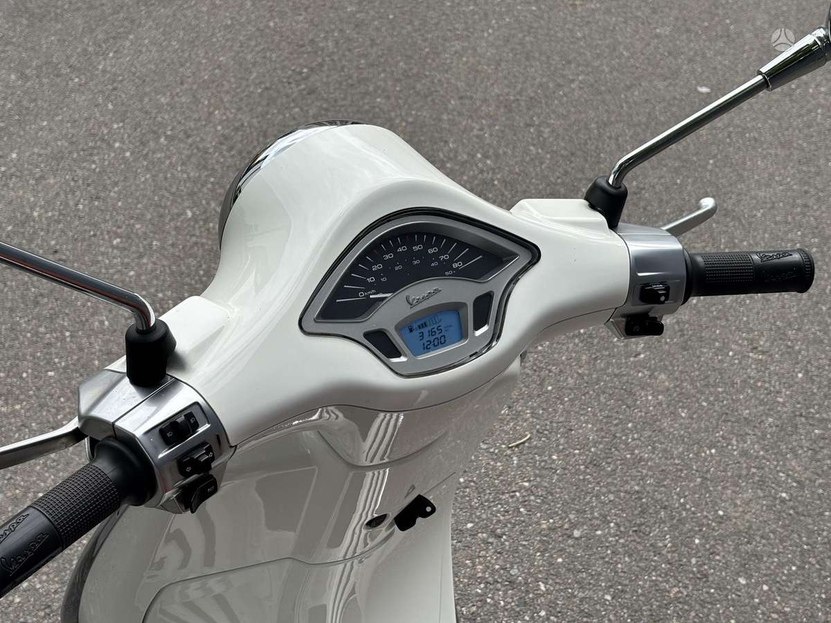 Piaggio Vespa 50cc, scooters / mopeds