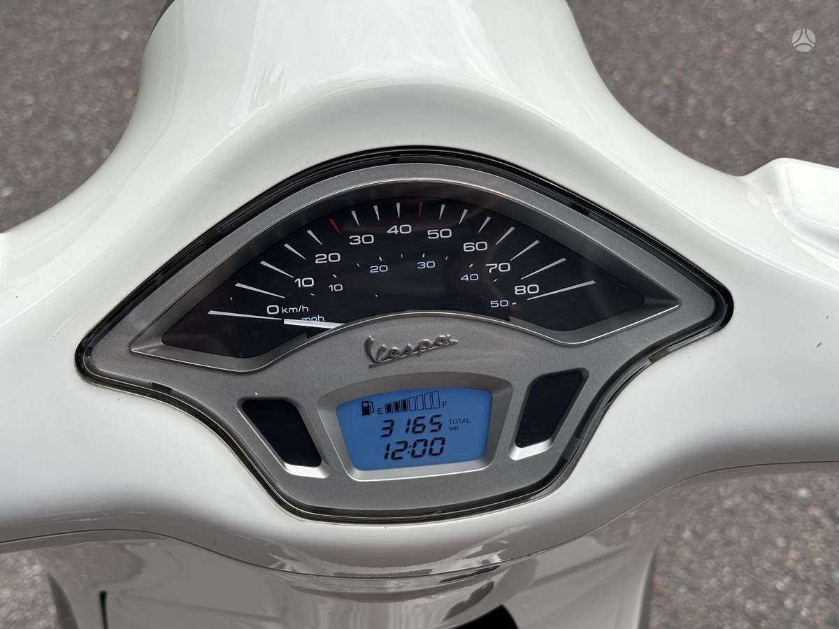 Piaggio Vespa 50cc, мотороллеры / мопеды