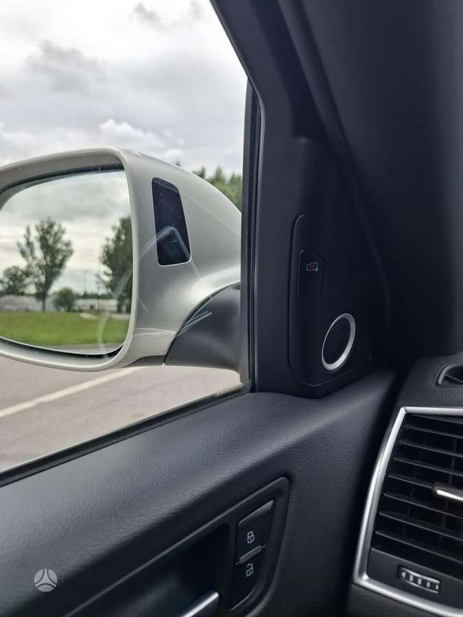 Audi Q5, 2.0 l., off-road / crossover