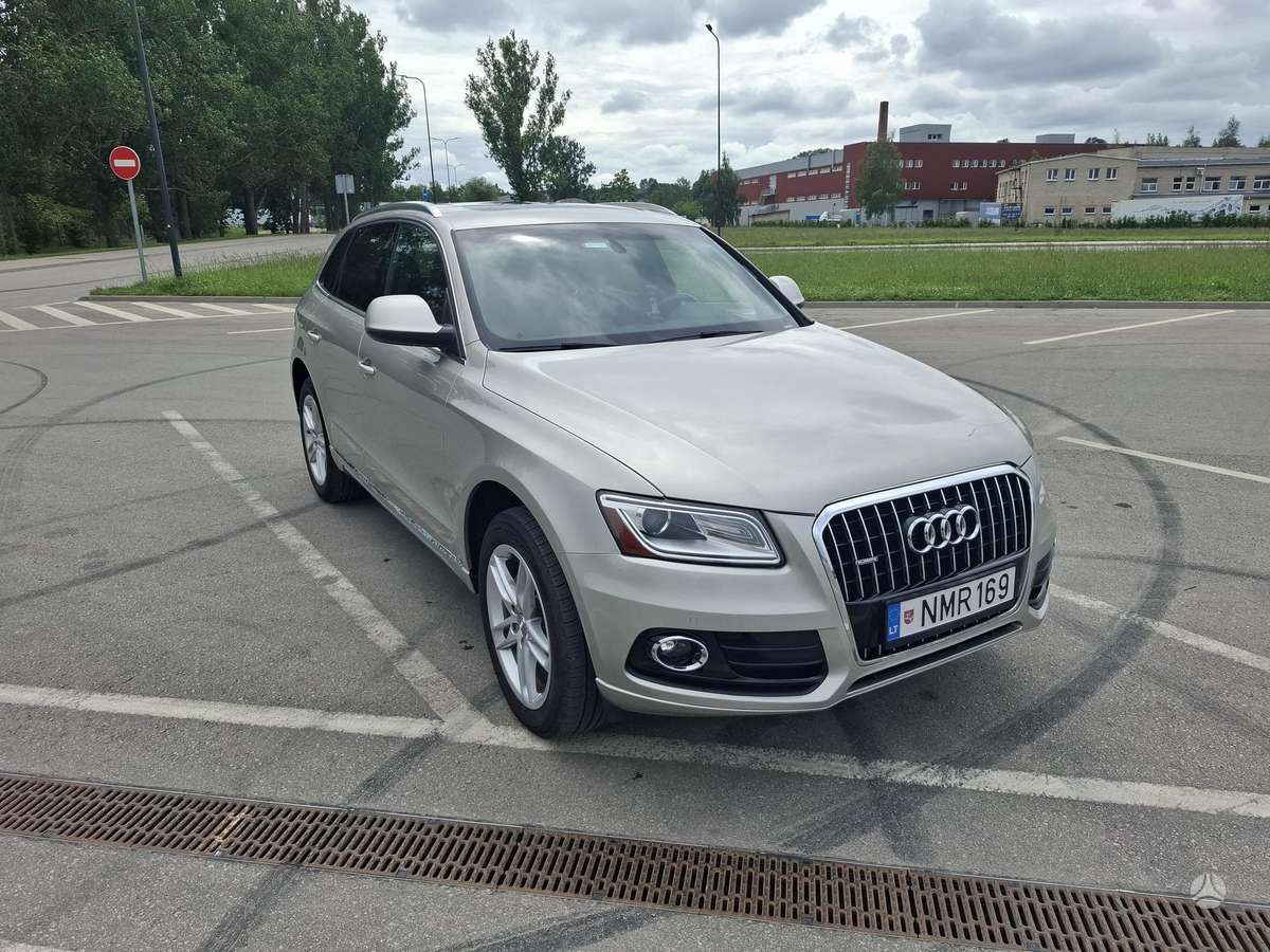 Audi Q5, 2.0 l., off-road / crossover