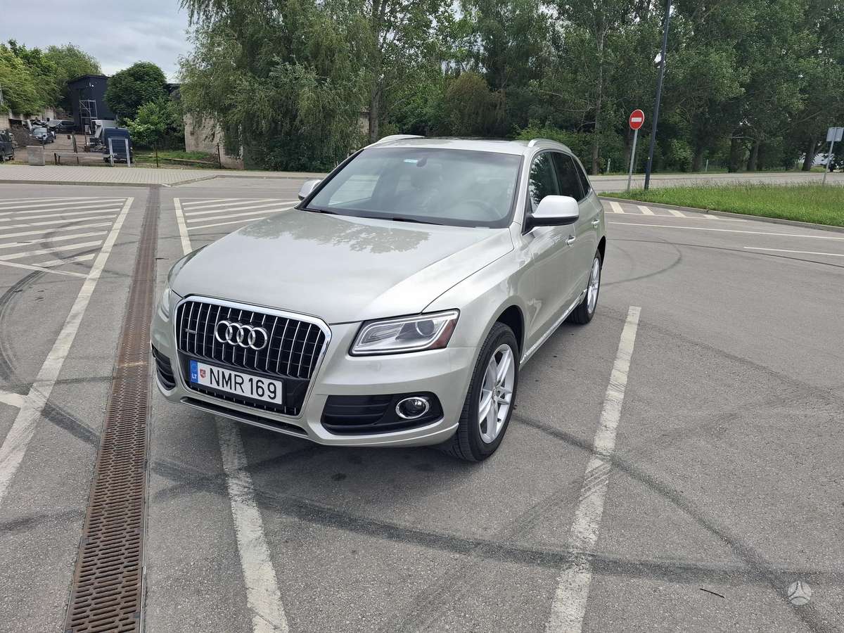 Audi Q5, 2.0 l., off-road / crossover