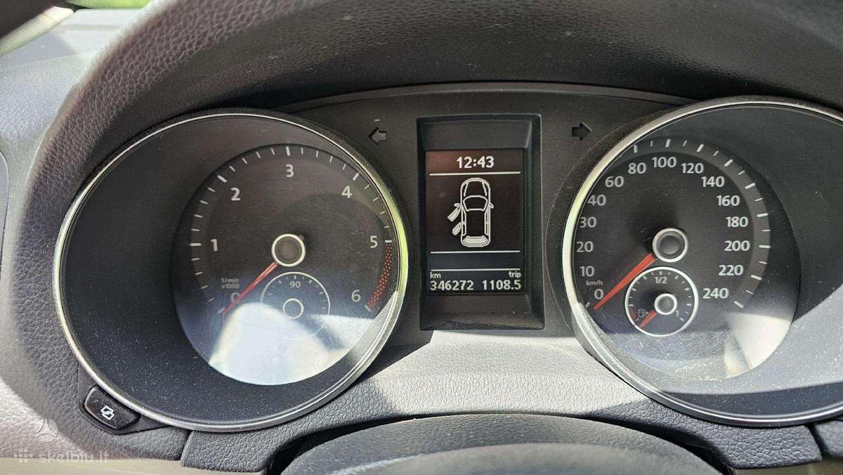 Volkswagen Golf - 5