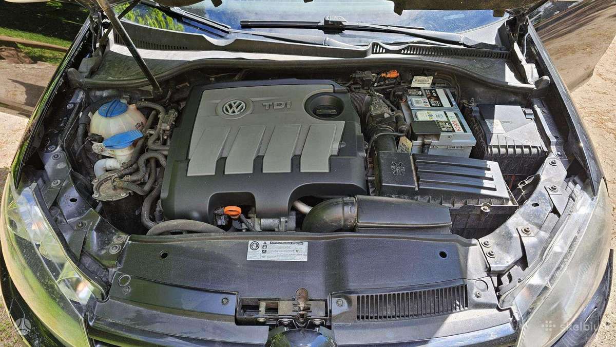 Volkswagen Golf - 6