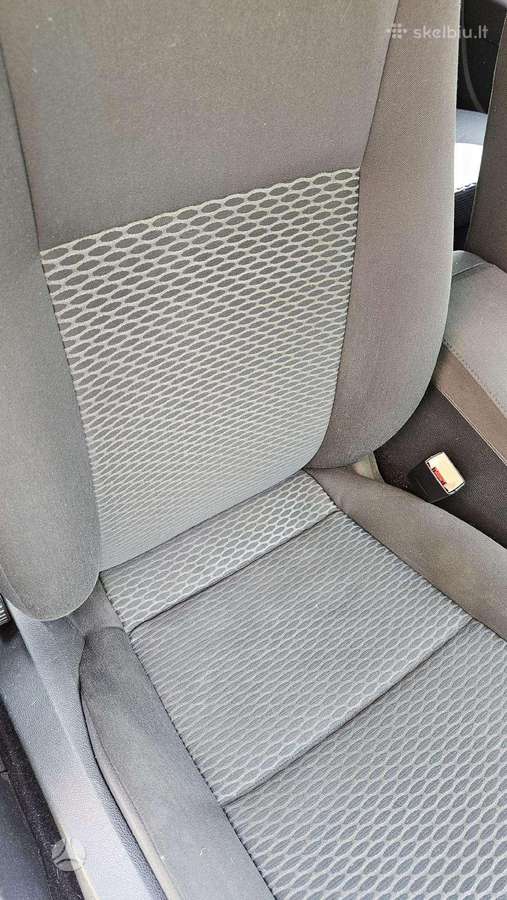 Volkswagen Golf - 10