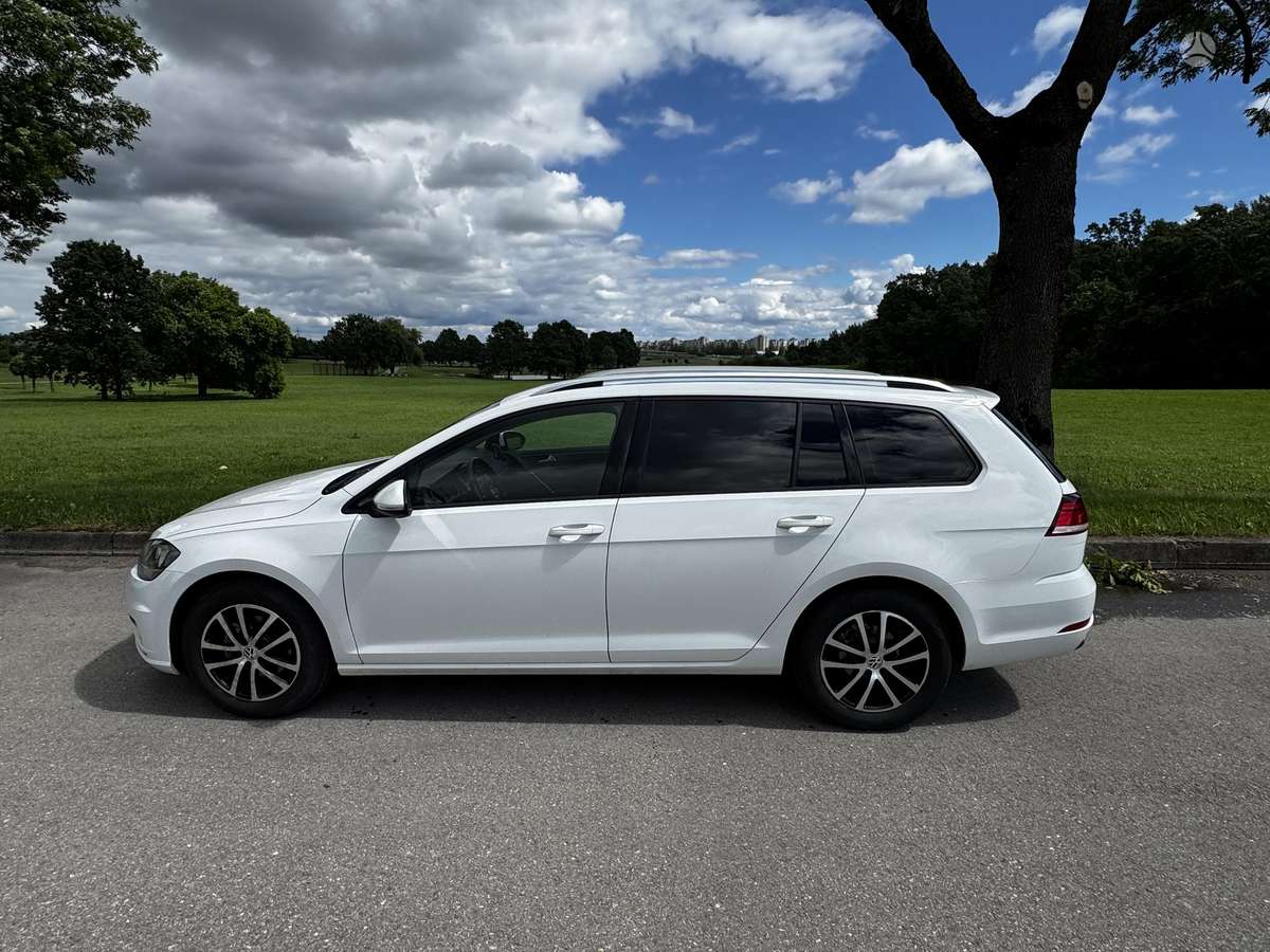 Volkswagen Golf - 3