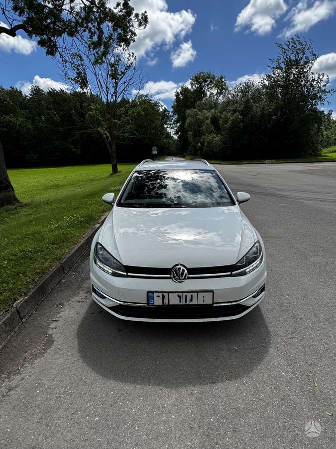 Volkswagen Golf - 8