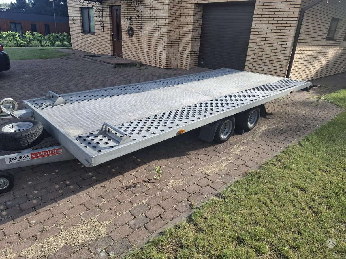 Tauras Tauras AA 2500, platformos