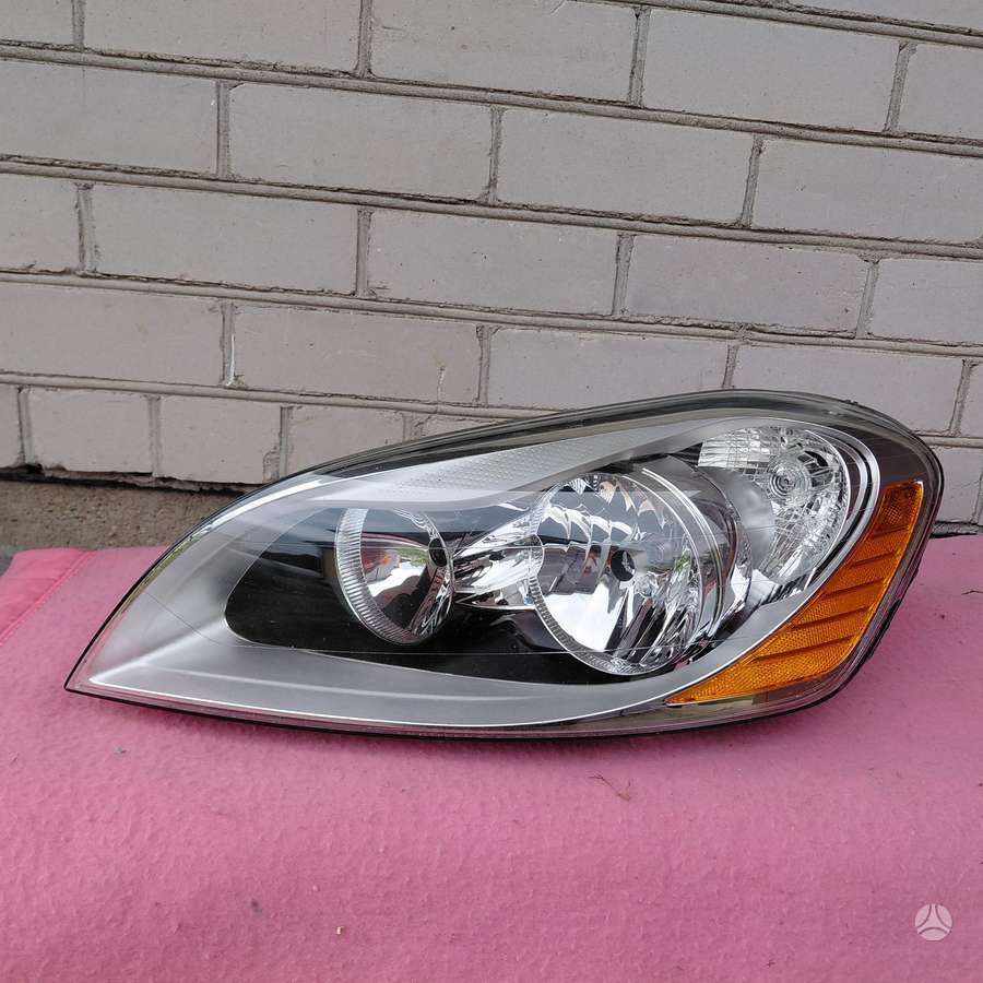 Volvo XC60 žibintai