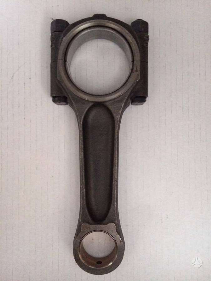 Volvo V50 variklio detalės