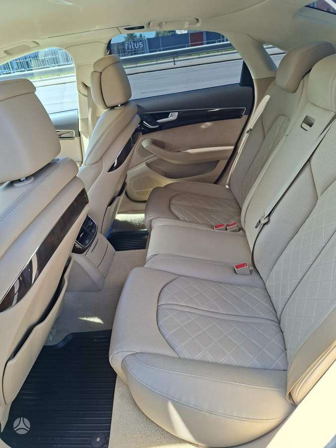 Audi A8, 3.0 l., Седан