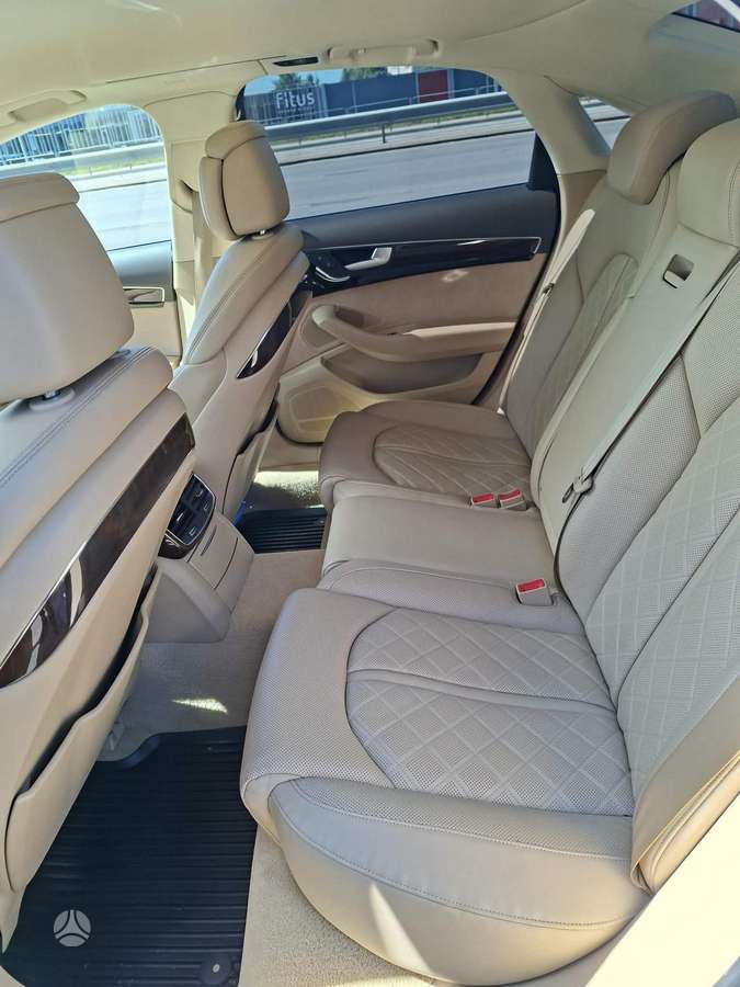 Audi A8, 3.0 l., sedanas