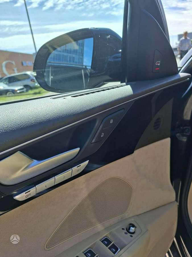 Audi A8, 3.0 l., Седан