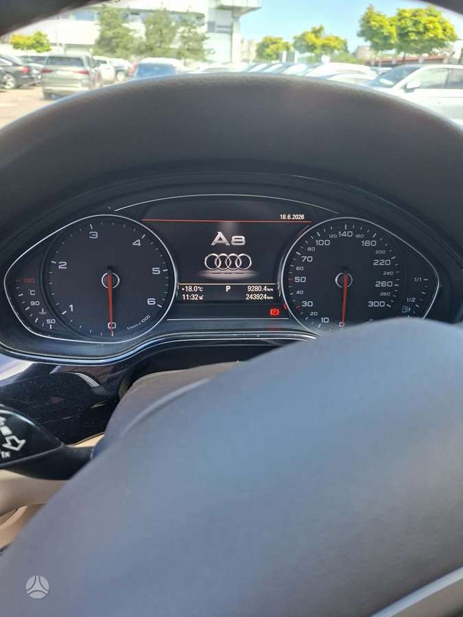 Audi A8, 3.0 l., Седан