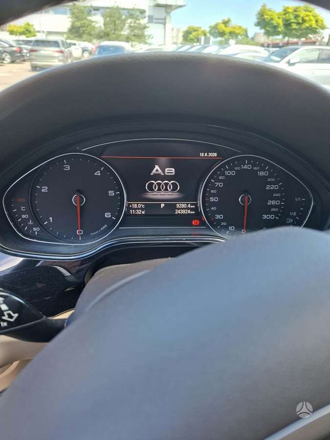 Audi A8, 3.0 l., sedanas