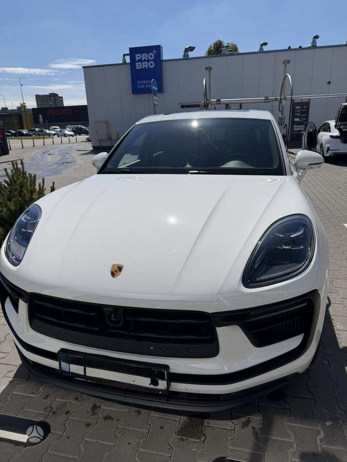 Porsche Macan - 1