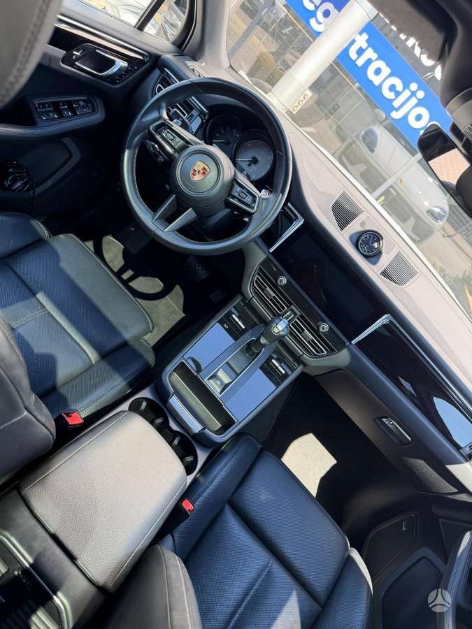 Porsche Macan - 3
