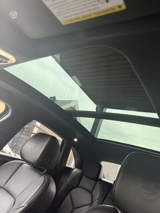 Porsche Macan - 8