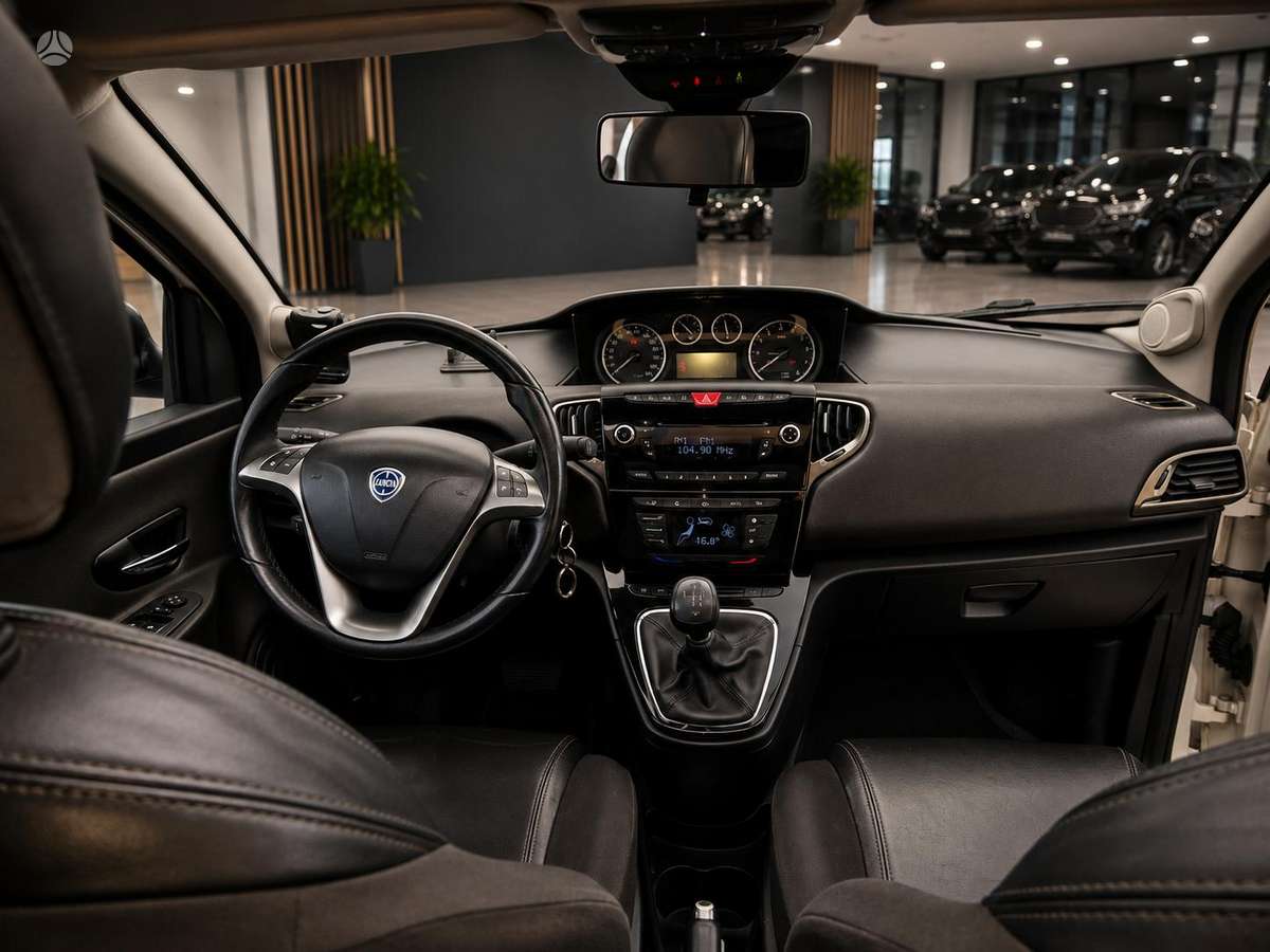 Lancia Ypsilon, 0.9 l., hatchback
