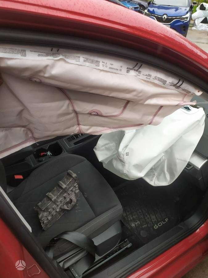 Volkswagen Golf - 11