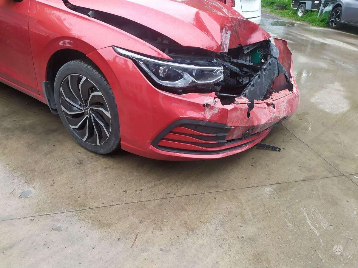 Volkswagen Golf - 6