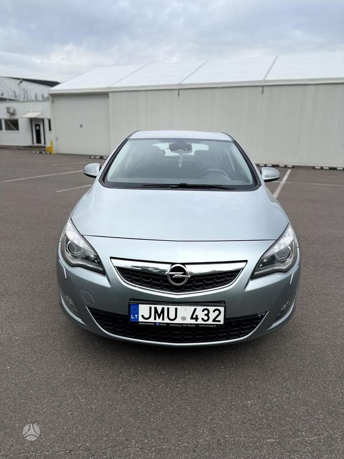 Opel Astra, 1.4 l., Хэтчбек
