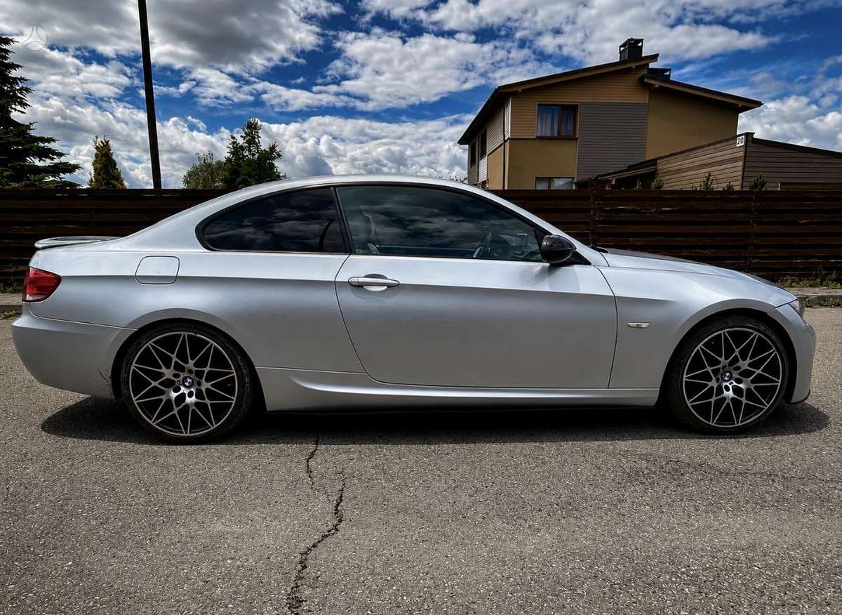 BMW 325, coupe