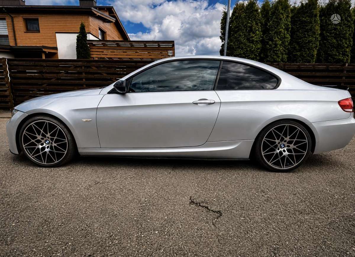BMW 325, coupe