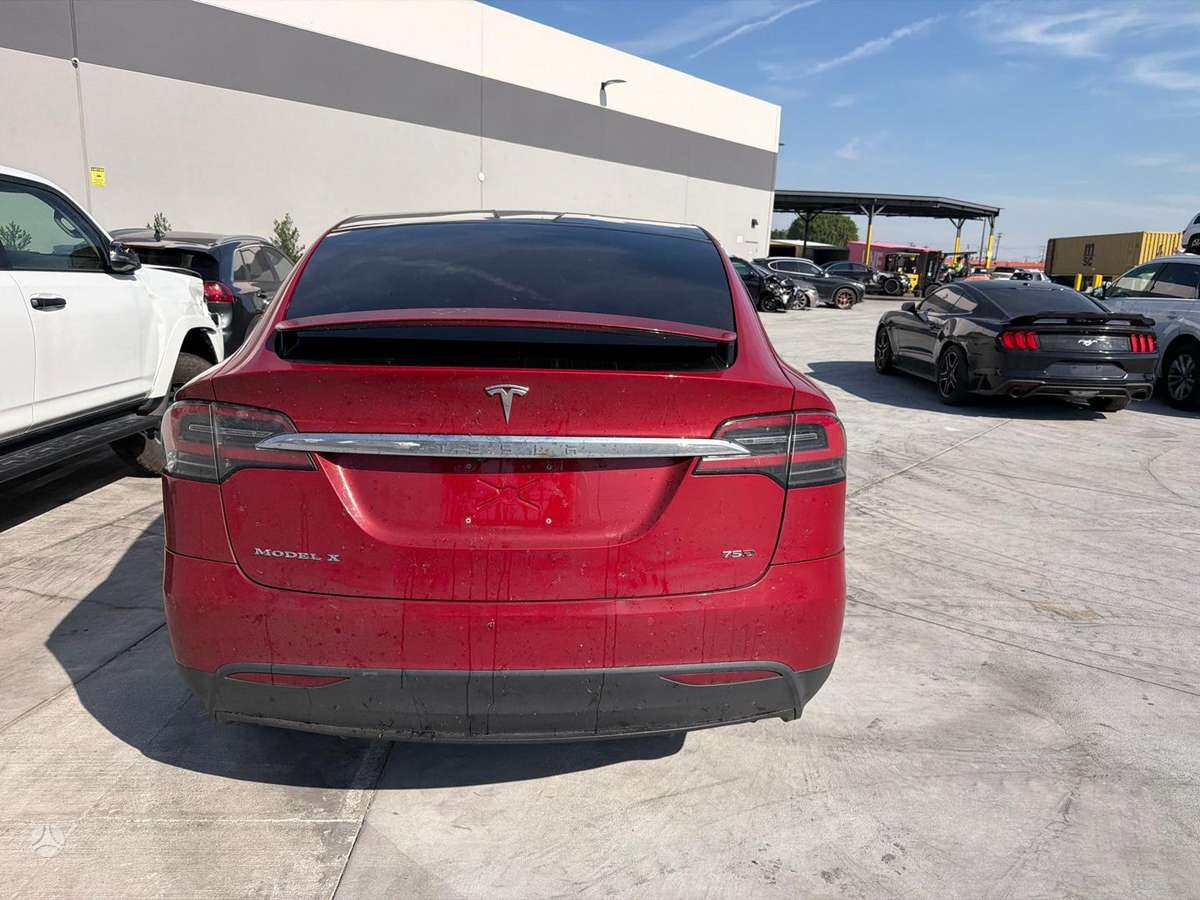 Tesla Model X, 75 кВт·ч, Внедорожник / Кроссовер