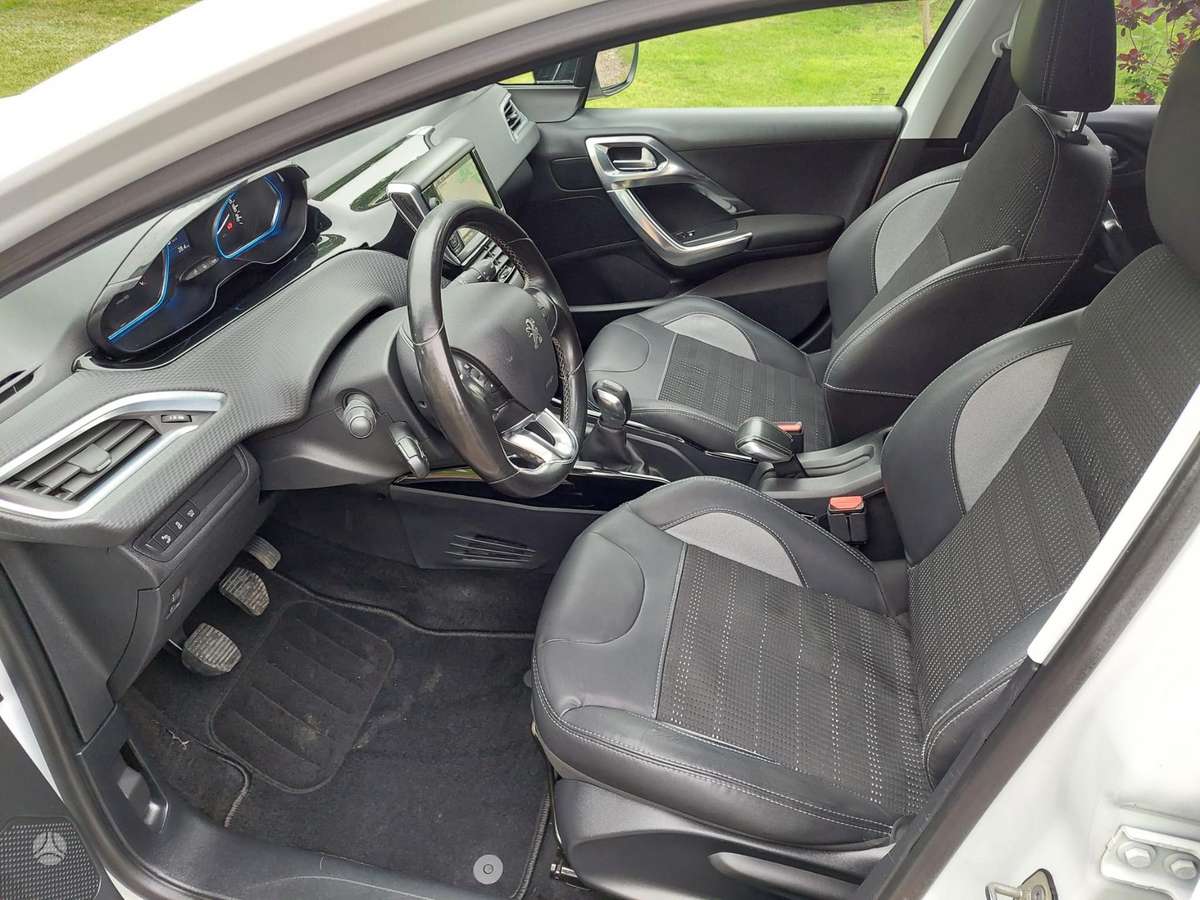 Peugeot 2008 - 6