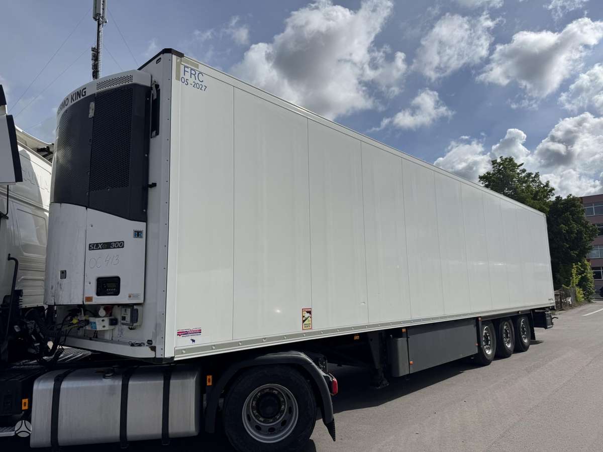 Schmitz SKO24, kablinis (with meat hooks), refrigerated